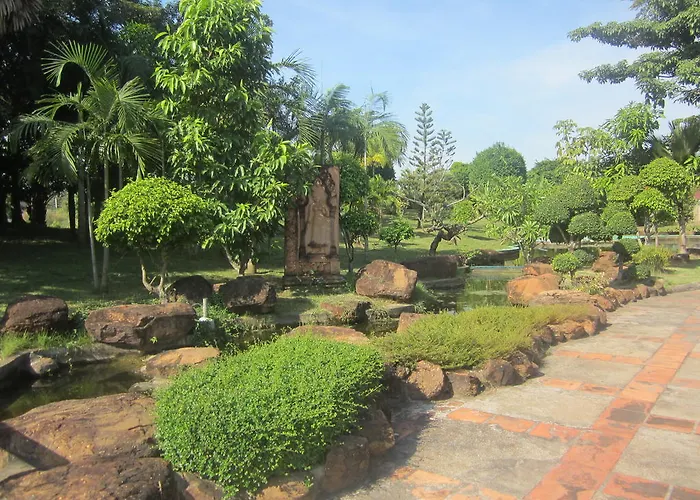 Angkor Hotel 4*