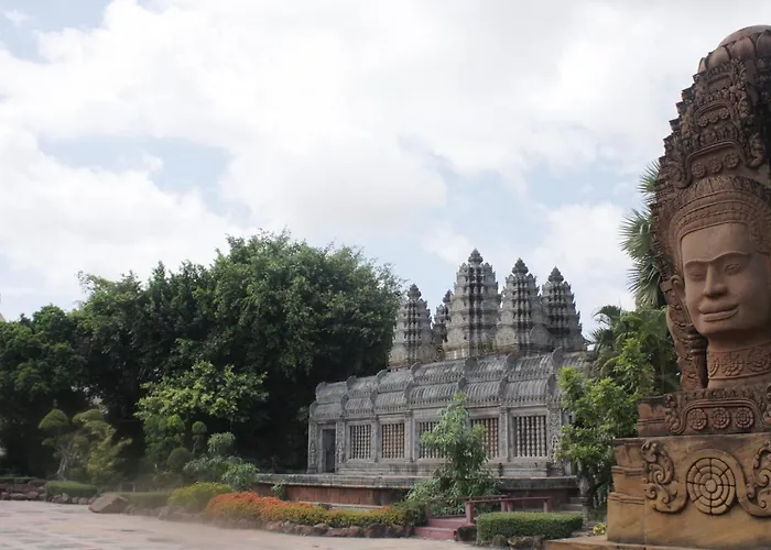 Angkor Hotel 4*